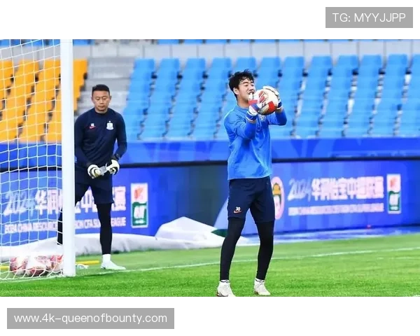 云南玉昆签下申花门将鲍亚雄，球员已随队训练