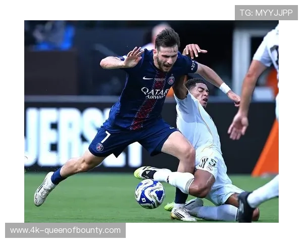 巴黎圣日耳曼迎战朗斯，半程冠军归属直接对决